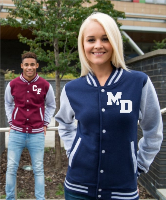 College Jacke mit Deinem Namen, Initialen, Verein weißer Ärmel in black, red, blue, grey, navy, lila, pink, green, wine Size  XS S M L XL XXL  Individueller Druck