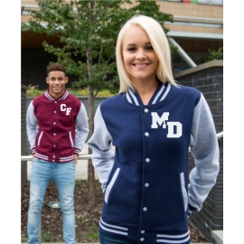 College Jacke mit Deinem Namen, Initialen, Verein weißer Ärmel in black, red, blue, grey, navy, lila, pink, green, wine Size  XS S M L XL XXL  Individueller Druck